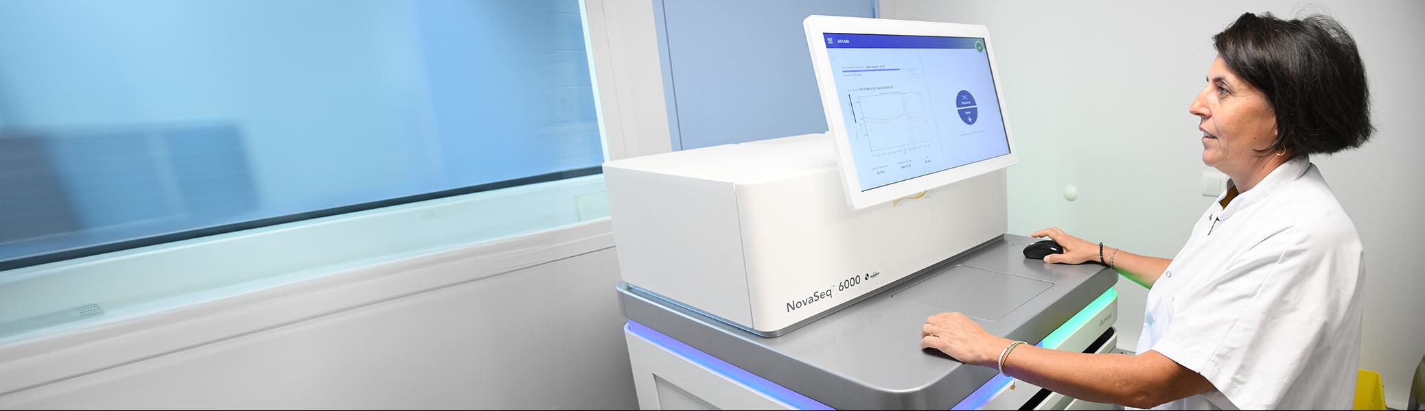 2024-10-01-slide-sequencage-exome-diagnostique-ap-hm-laboratoire.jpg