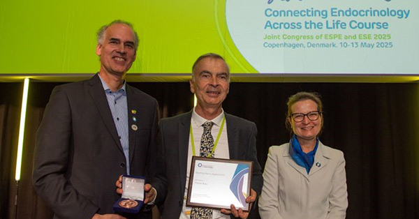 Le Pr Thierry Brue reçoit le Prix Geoffrey Harris 2025 ! | AP-HM