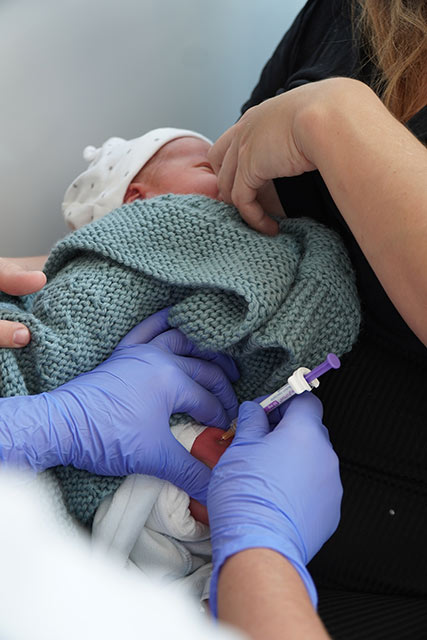 Une photographie prise lors de la campagne de vaccination contre la bronchiolite