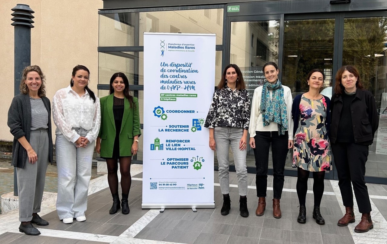 Une photographie de groupe présantant l'équipe pilote de la plateforme d'expertise maladies rares de l'AP-HM
