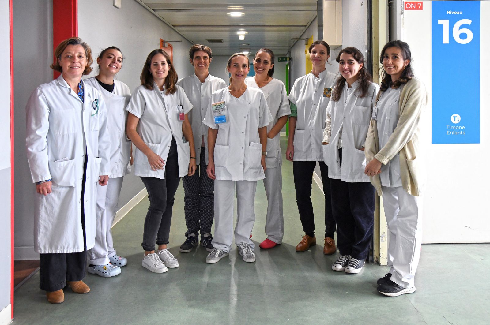 L'équipe du service de pédiatrie multidisciplinaire du professeur Rachel Raynaud