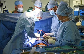 Chirurgie réparatrice de la valve aortique : première française avec l’implantation du HAART 300