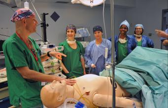 Des mannequins high tech à l’Hôpital Nord : formation par simulation pour les personnels de bloc